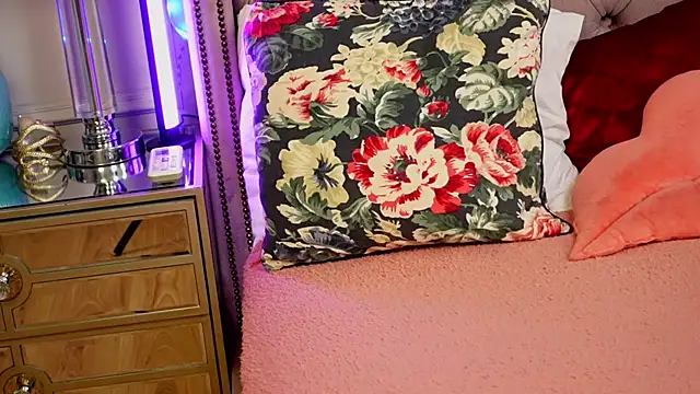 JenniferLovve webcam