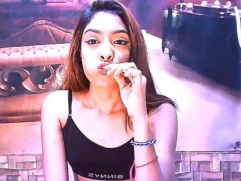 IndianPretty14u2Luv webcam
