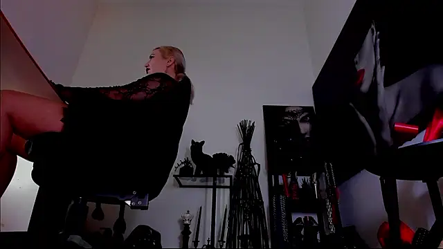 MistressDemi webcam