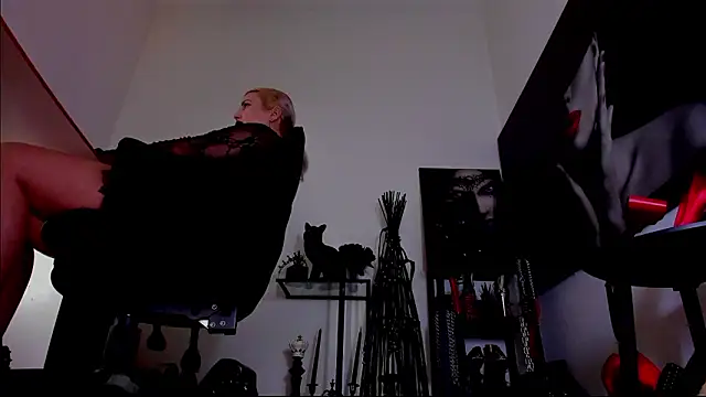MistressDemi webcam