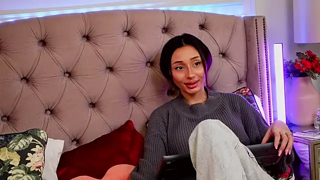 JenniferLovve webcam