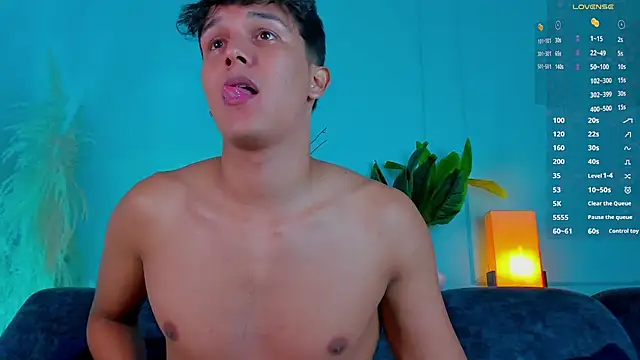 Leo_Savage_ webcam