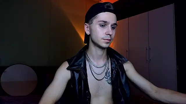 Joseph__Quinn webcam