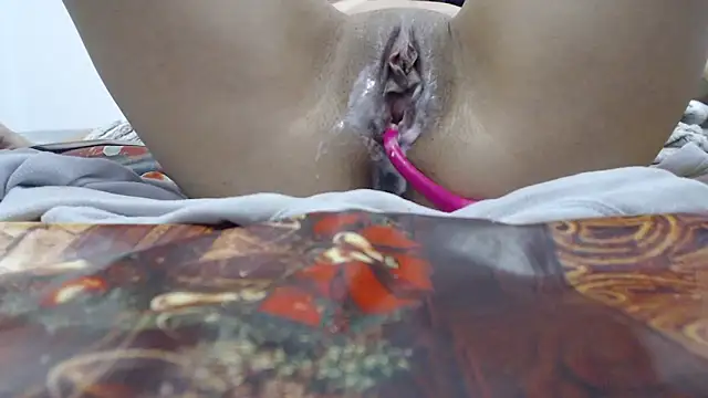 pussywetsquirty webcam