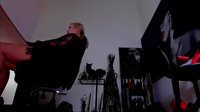 MistressDemi webcam