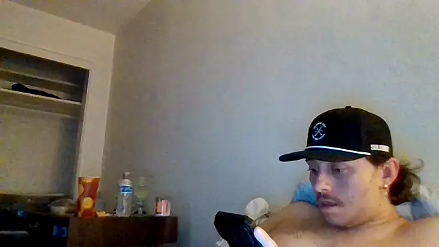 Tallhungandcloudy webcam