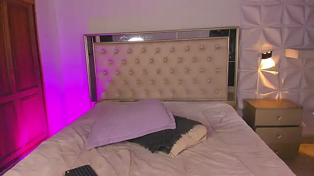 Miss_LunaVelvet webcam