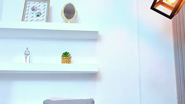 IsabellaMonet webcam