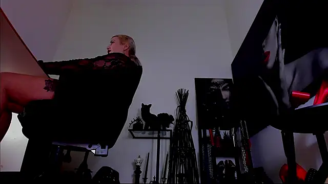 MistressDemi webcam