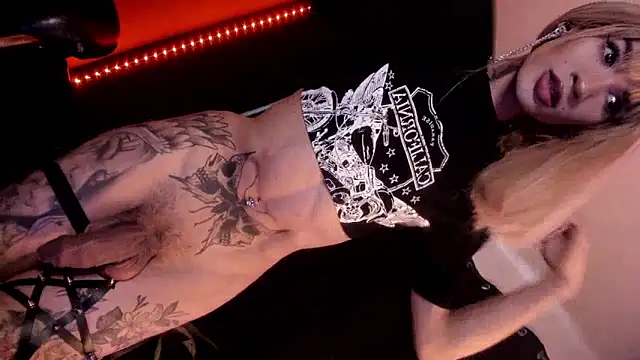 PervertedMissCloe webcam