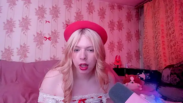 Cutie_Bambi webcam