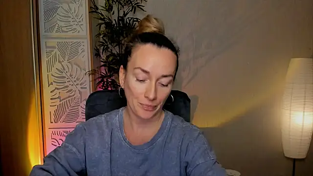 RebeccaMartinez webcam