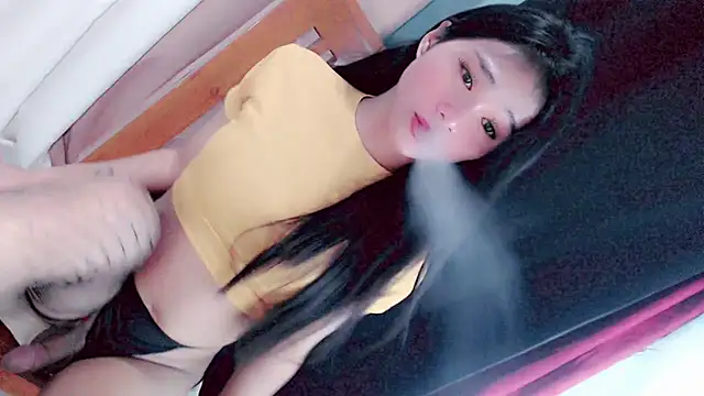 Amomentoflust99 webcam