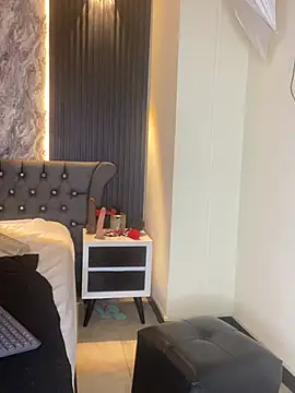 lolagolden1 - Lolagolden1's free webcam