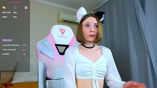 Cowell_Adelina webcam