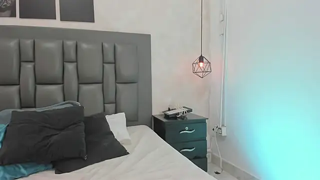 dakota_roussee webcam