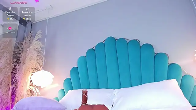 AlassiaHocthner webcam