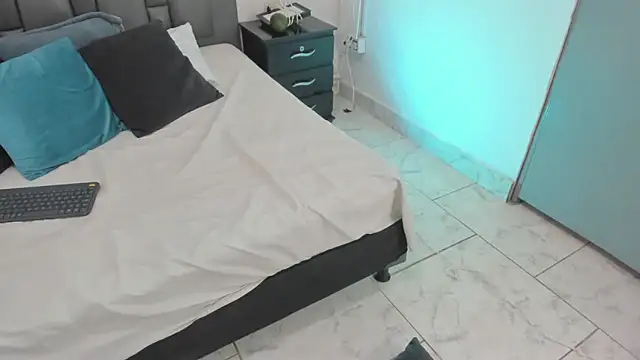 dakota_roussee webcam