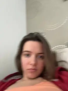 WolfWhoCriedGirl webcam