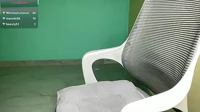 classy_kritii webcam