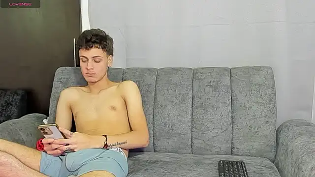 Two_sexboys webcam