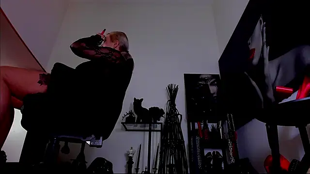 MistressDemi webcam