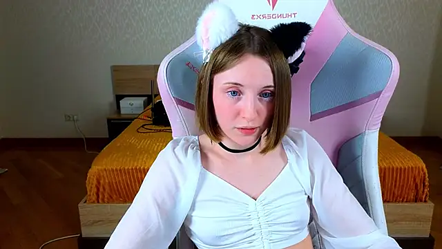 Cowell_Adelina webcam