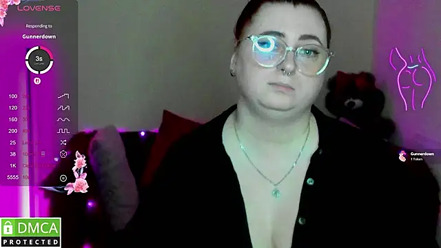 Alicia_love00 webcam