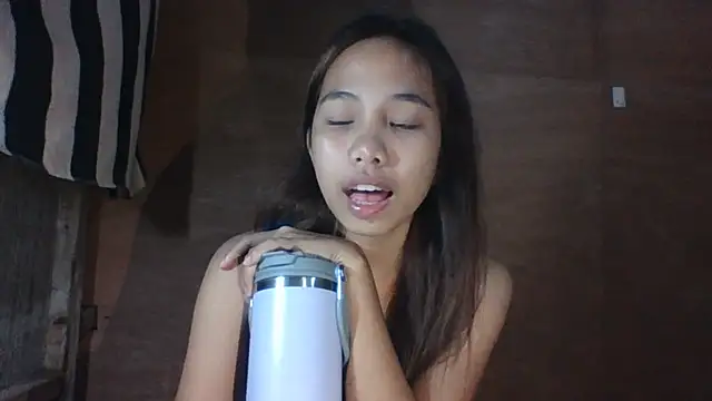 JackyPetite27 webcam