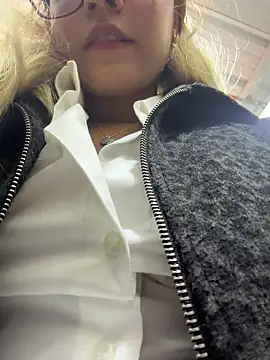 Pretty_roxxyy webcam