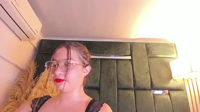 AliciaWhite_nt webcam