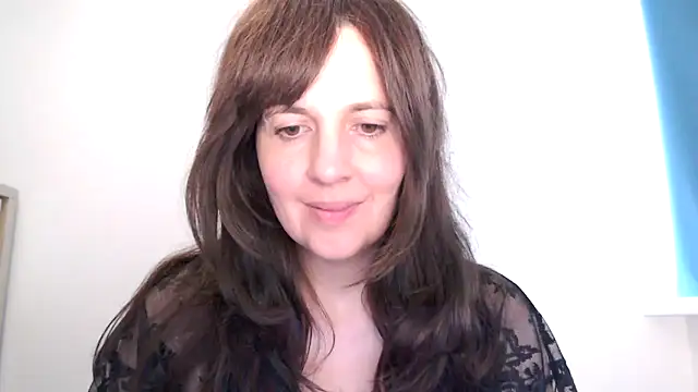 Ella_Next_Door webcam