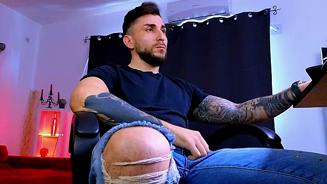 MightyAaron66 webcam