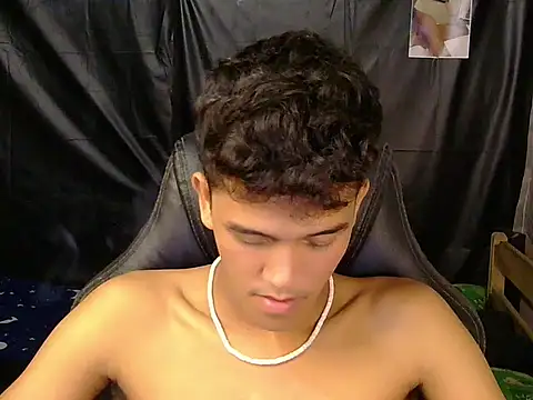 hugekenbigcock webcam