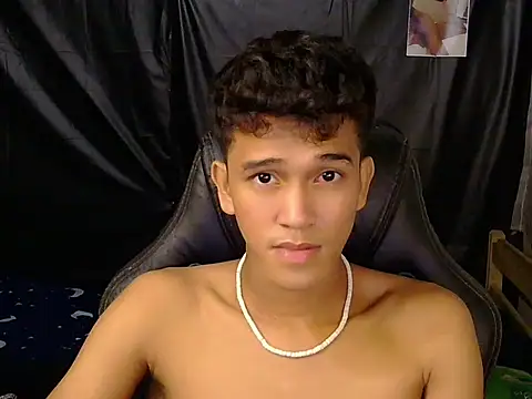 hugekenbigcock webcam