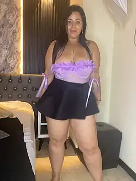 Webcam Model (Lolagolden1)  is live.Free join now!