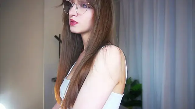 ClarineCasebolt webcam