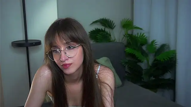 ClarineCasebolt webcam