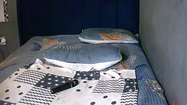 FREAKBARBIE02 webcam