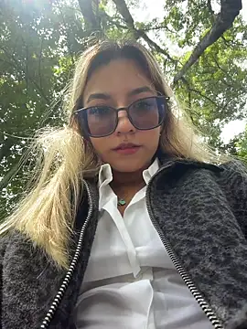 Pretty_roxxyy webcam