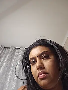 Indian_GlowingMiax webcam