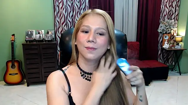 dreamgirlHILARY webcam