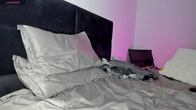 YourSexyNeighbour webcam