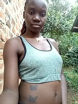 Black_juicy24 webcam