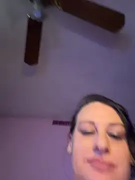 Milfshortcakes webcam