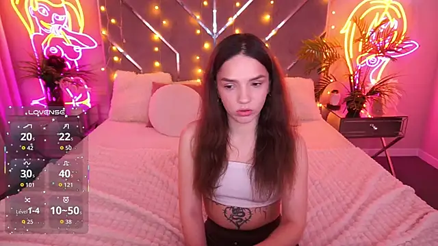 MirielleNymph webcam