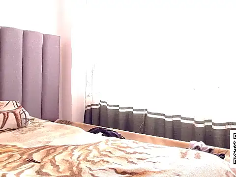 saara_johnson496 webcam