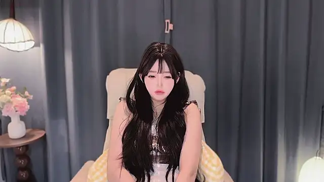 美女Yaiyigirl在线直播