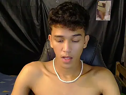 hugekenbigcock webcam