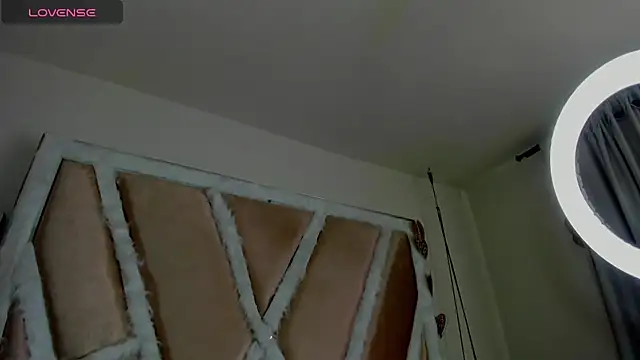 Chhloe69 webcam